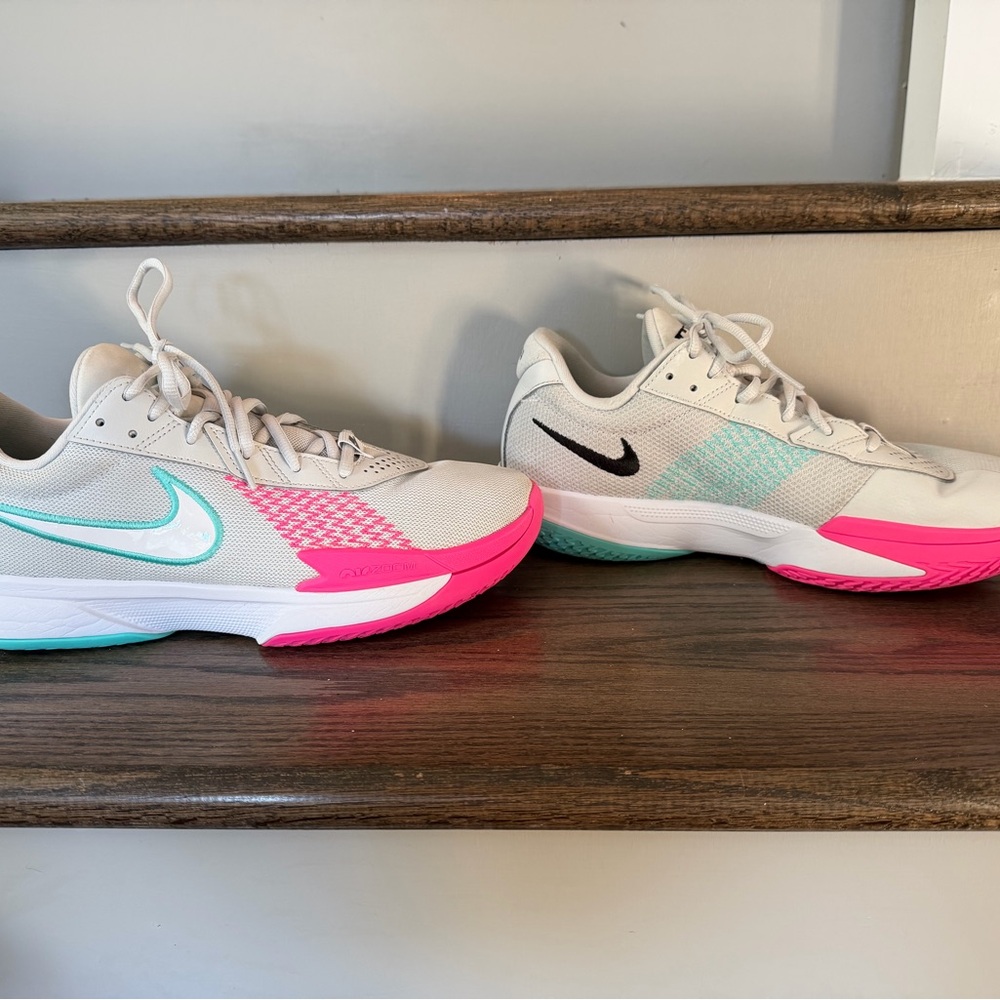 Nike Men's G.T. Cut Academy Basketball Shoes View 2